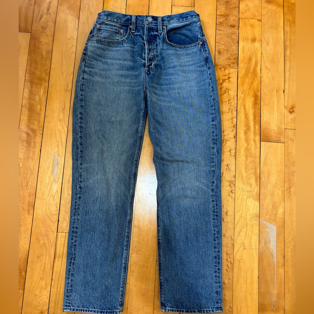 Denim Forum- The Joni High Rise loose jeans size 28